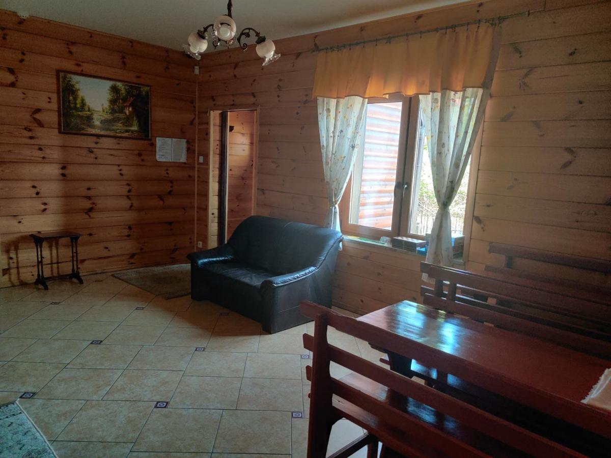 Cztery Pory Roku Pensionat Białowieża Exteriör bild