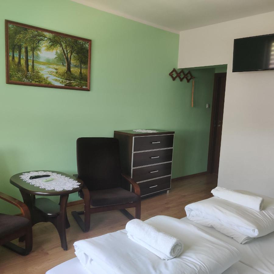 Cztery Pory Roku Pensionat Białowieża Exteriör bild